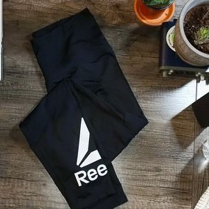 Highwaisted Reebok leggings w/ phone pockets